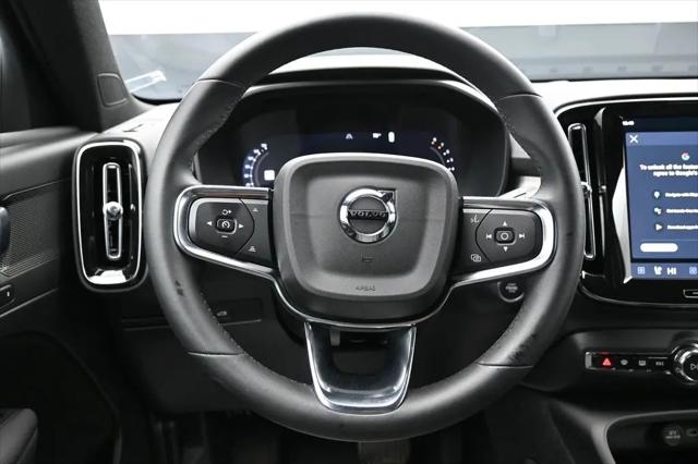 2024 Volvo XC40 Core