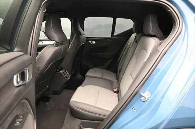 2024 Volvo XC40 Core