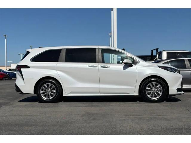 2025 Toyota Sienna XLE