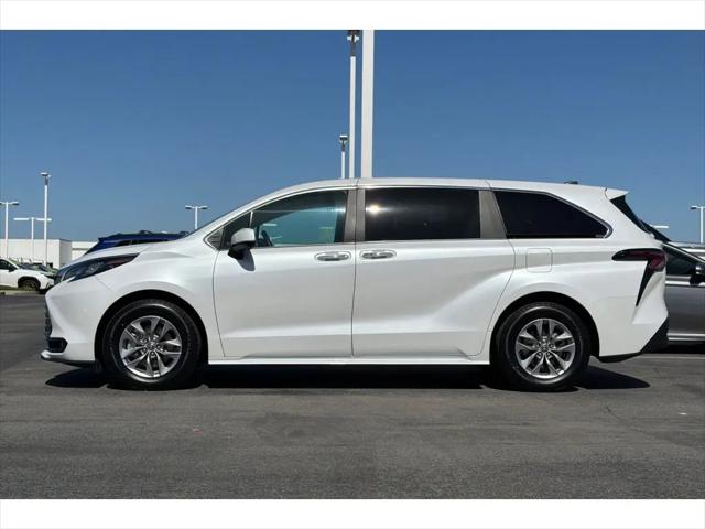 2025 Toyota Sienna XLE