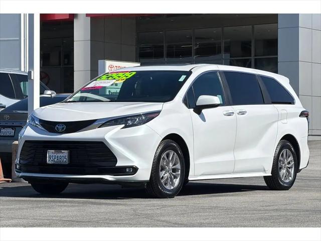 2025 Toyota Sienna XLE