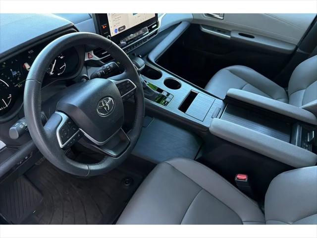 2025 Toyota Sienna XLE