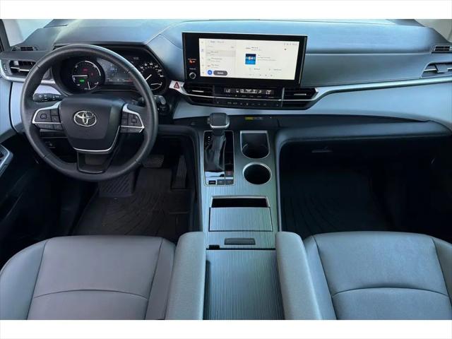 2025 Toyota Sienna XLE