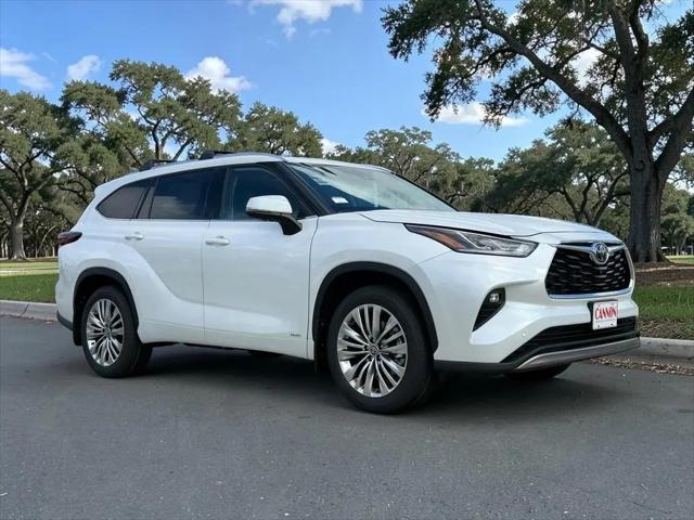 2026 Toyota Highlander Hybrid Platinum