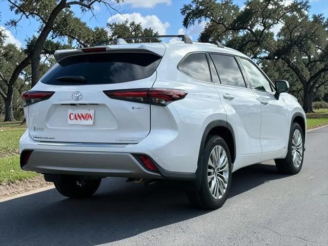 2026 Toyota Highlander Hybrid Platinum