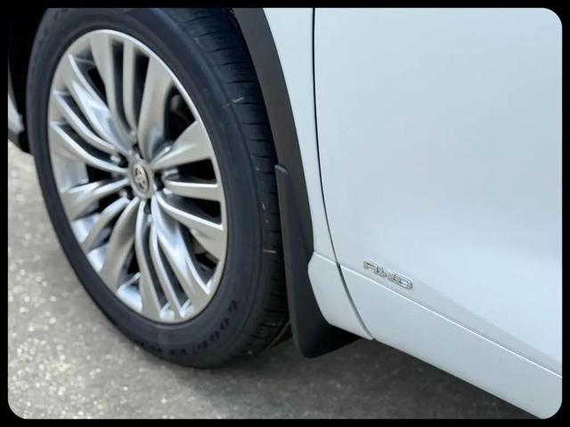 2026 Toyota Highlander Hybrid Platinum