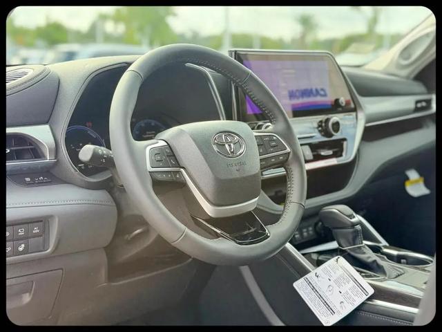 2026 Toyota Highlander Hybrid Platinum