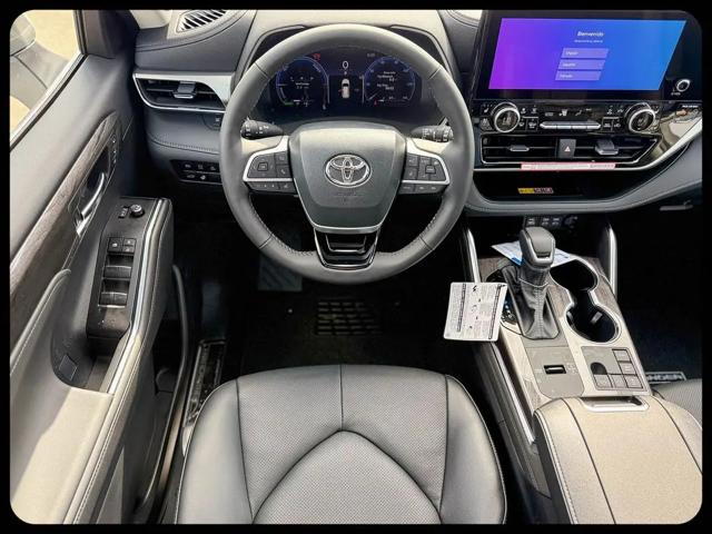 2026 Toyota Highlander Hybrid Platinum