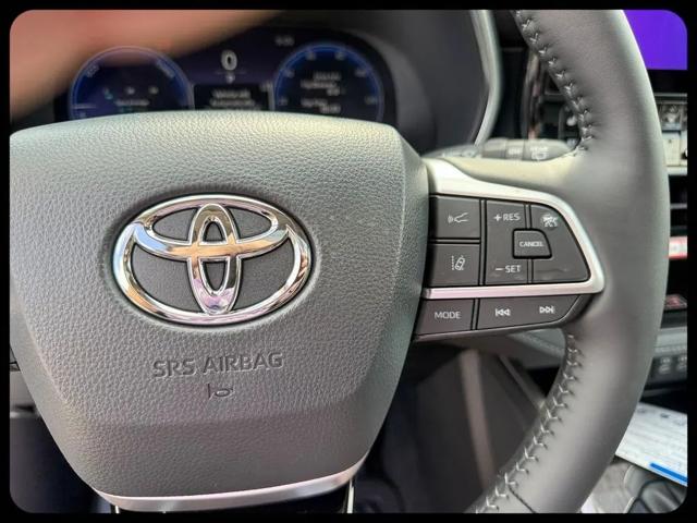 2026 Toyota Highlander Hybrid Platinum