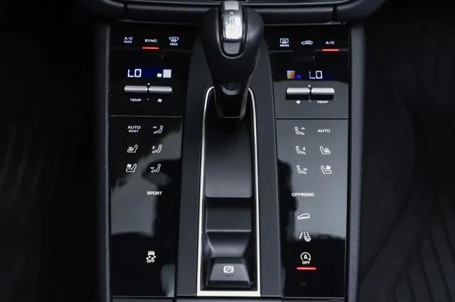 2023 Porsche Macan T