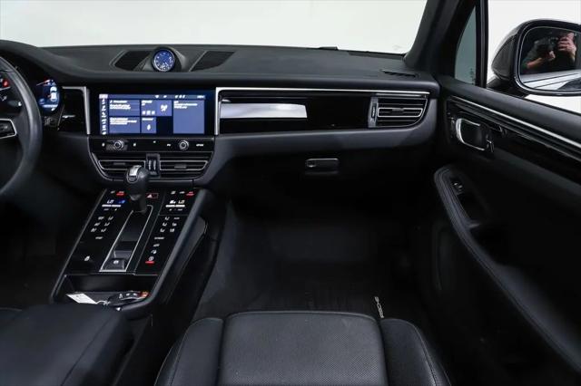 2023 Porsche Macan T
