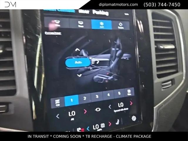 2024 Volvo XC90 Recharge T8 Core Bright Theme
