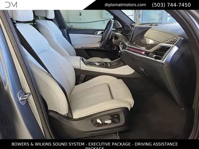 2025 BMW X5 M60i