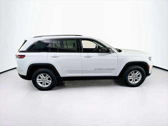 2023 Jeep Grand Cherokee Laredo 4x4