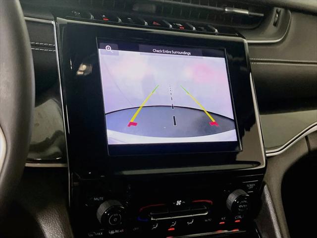 2023 Jeep Grand Cherokee Laredo 4x4