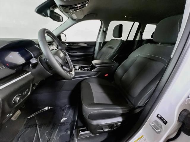 2023 Jeep Grand Cherokee Laredo 4x4