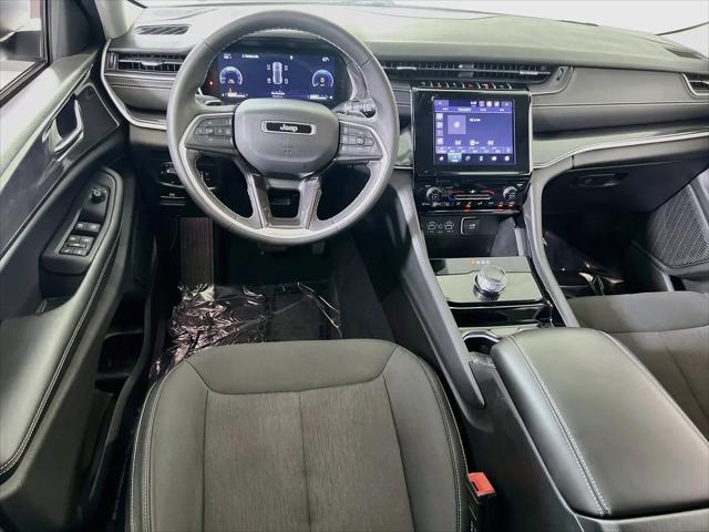 2023 Jeep Grand Cherokee Laredo 4x4