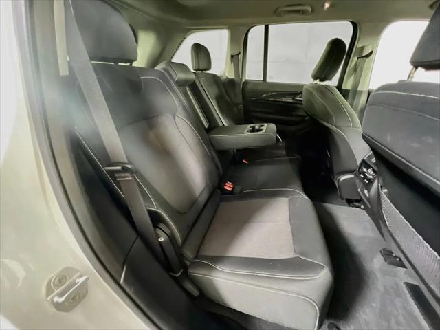 2023 Jeep Grand Cherokee Laredo 4x4