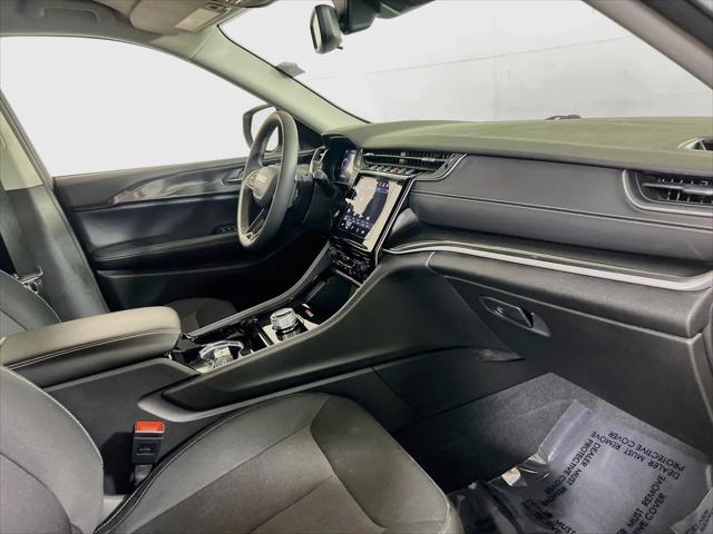 2023 Jeep Grand Cherokee Laredo 4x4