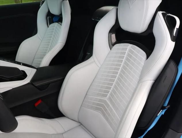 2025 Chevrolet Corvette Stingray RWD Convertible 2LT