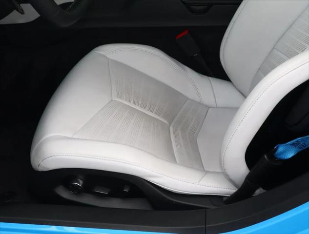 2025 Chevrolet Corvette Stingray RWD Convertible 2LT