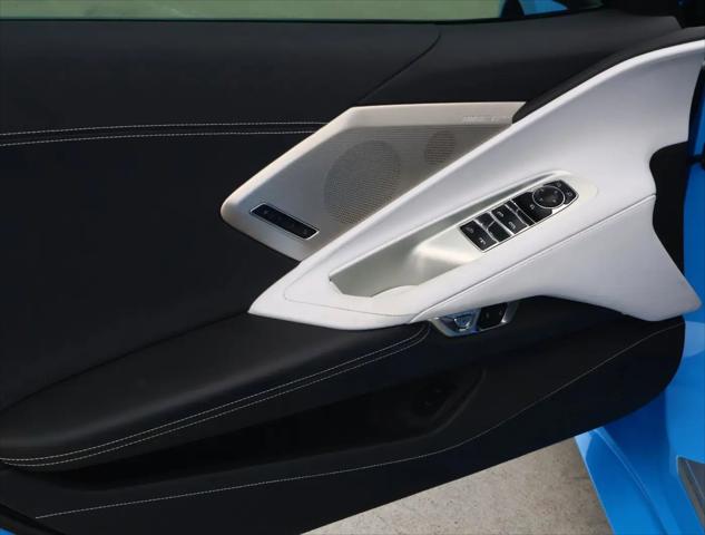 2025 Chevrolet Corvette Stingray RWD Convertible 2LT