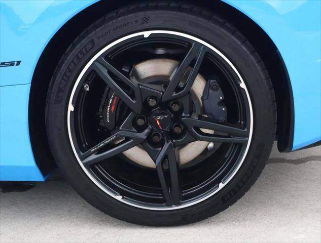2025 Chevrolet Corvette Stingray RWD Convertible 2LT