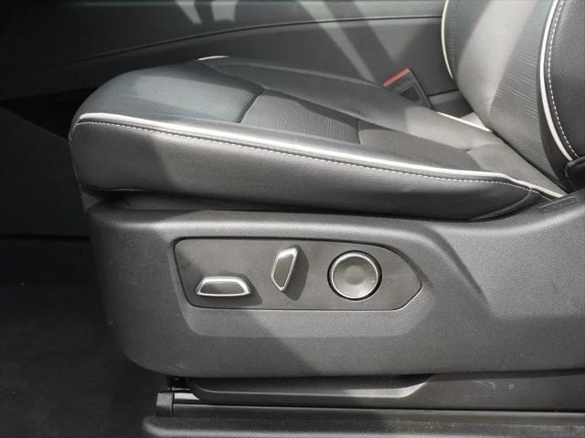 2023 Cadillac Escalade 4WD Premium Luxury