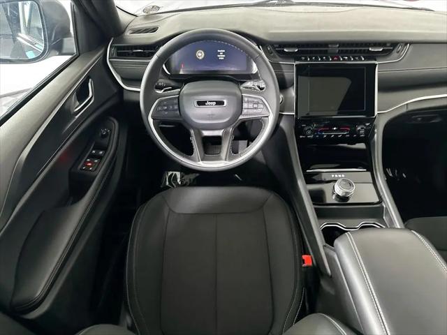 2025 Jeep Grand Cherokee Laredo X 4x4