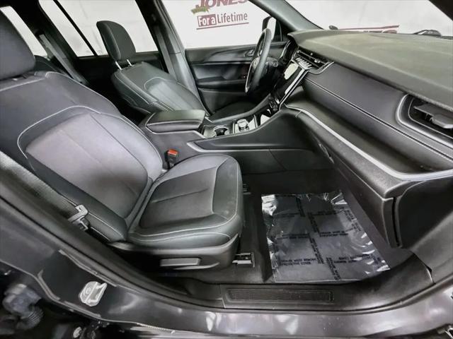 2025 Jeep Grand Cherokee Laredo X 4x4