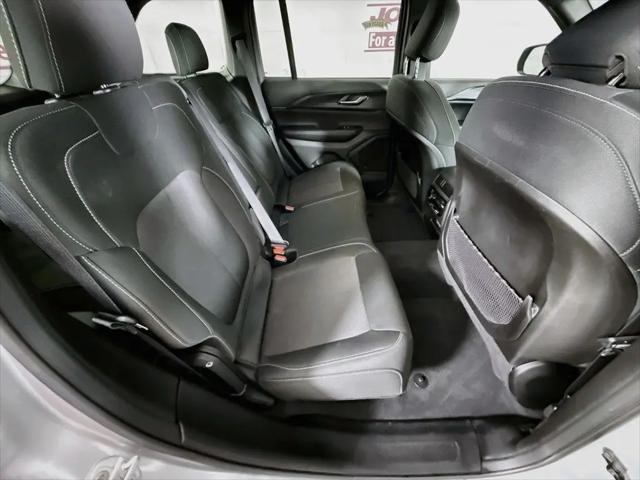 2025 Jeep Grand Cherokee Laredo X 4x4