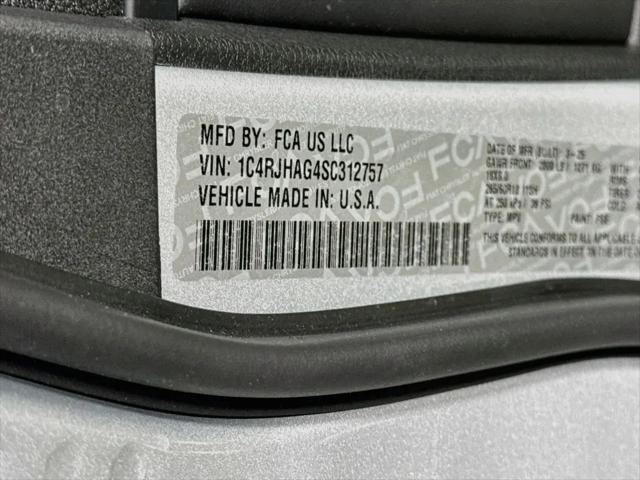 2025 Jeep Grand Cherokee Laredo X 4x4