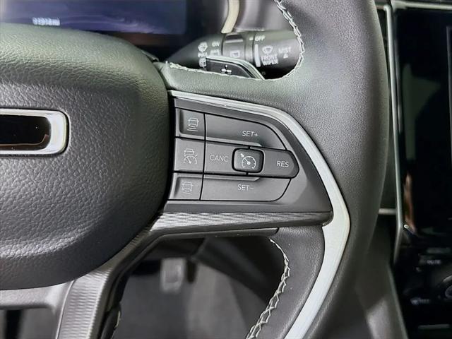 2025 Jeep Grand Cherokee Laredo X 4x4