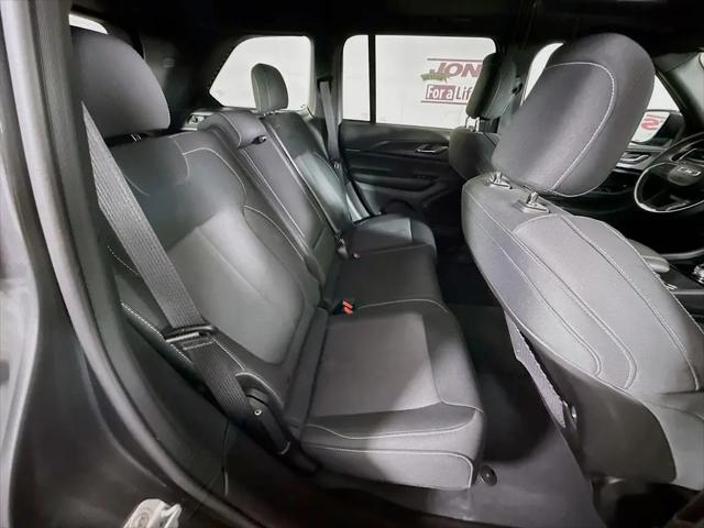 2025 Jeep Grand Cherokee Laredo X 4x4
