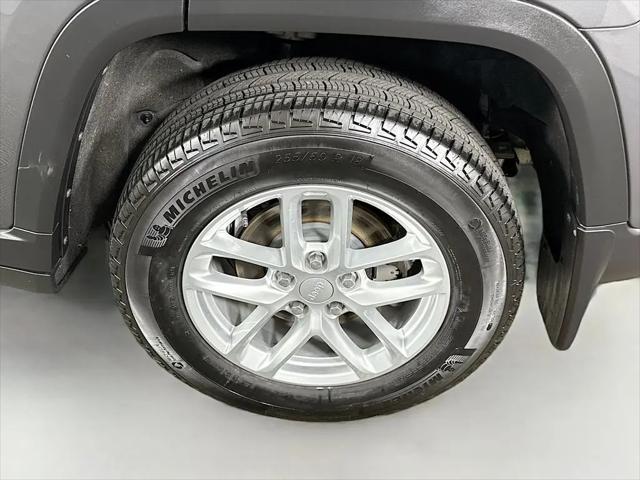 2025 Jeep Grand Cherokee Laredo X 4x4
