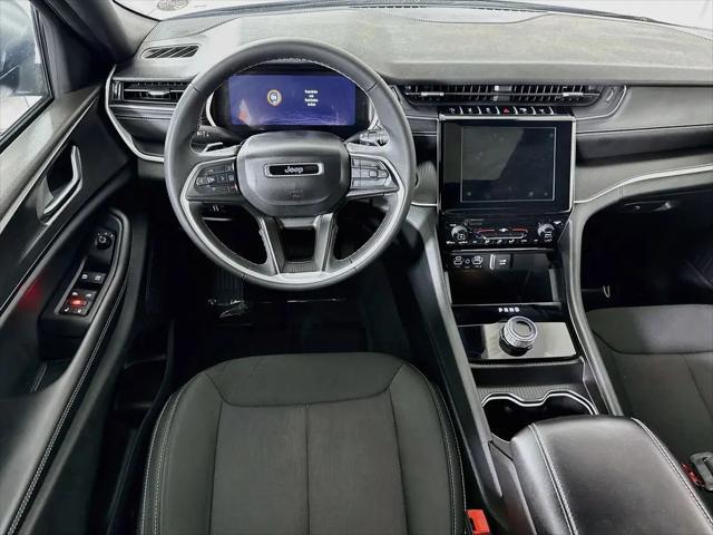 2025 Jeep Grand Cherokee Laredo X 4x4