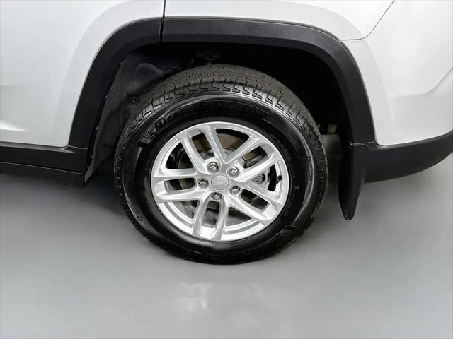 2025 Jeep Grand Cherokee Laredo X 4x4