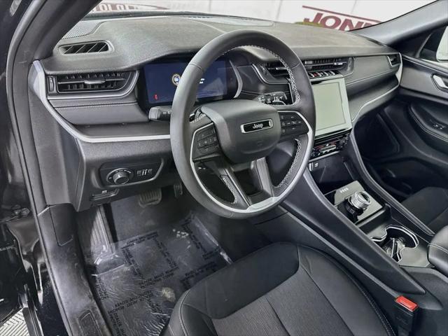 2025 Jeep Grand Cherokee Laredo X 4x4