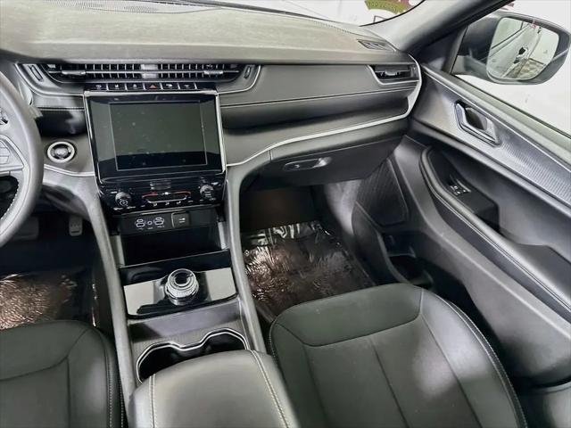 2025 Jeep Grand Cherokee Laredo X 4x4