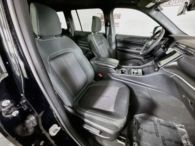 2025 Jeep Grand Cherokee Laredo X 4x4
