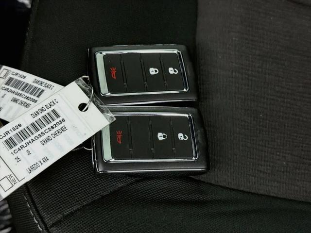 2025 Jeep Grand Cherokee Laredo X 4x4