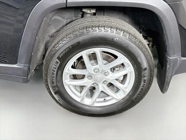 2025 Jeep Grand Cherokee Laredo X 4x4
