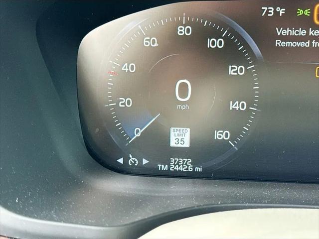 2021 Volvo XC60 T5 Momentum
