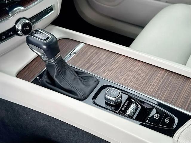 2021 Volvo XC60 T5 Momentum