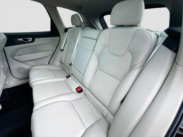 2021 Volvo XC60 T5 Momentum