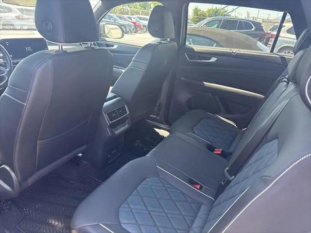 2024 Volkswagen Atlas Cross Sport 2.0T SEL Premium R-Line
