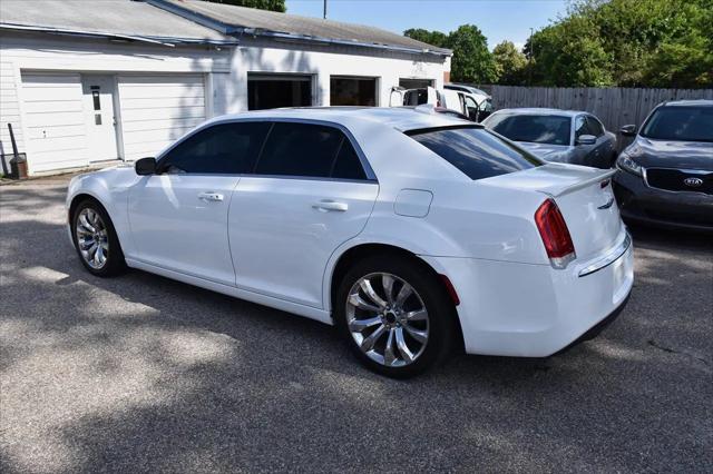 2017 Chrysler 300 Limited
