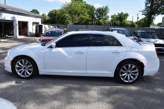 2017 Chrysler 300 Limited