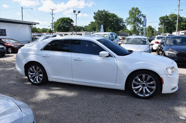 2017 Chrysler 300 Limited