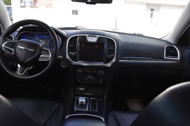 2017 Chrysler 300 Limited